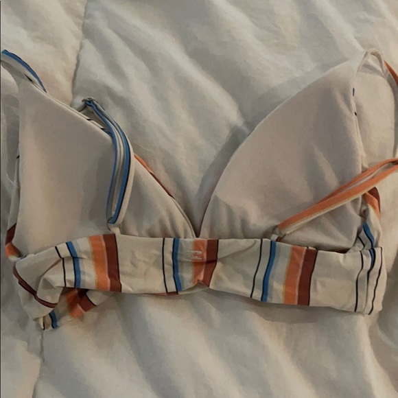 Billabong Swimsuit Top - Picture 2 of 4